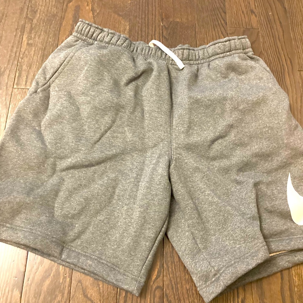 Nike shorts XL new